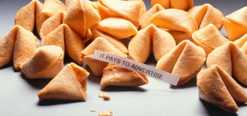 Новый год — время чудес. Самое время для гаданий-предсказаний, почему бы не разместить их в печенья?