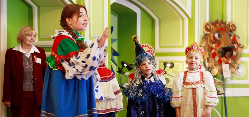 Иркутский академический театр имени Н. П. Охлопкова подготовил необычную экспозицию для своих маленьких зрителей.