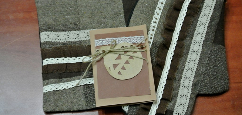 Читайте в нашем мастер-классе, как сделать новогоднюю открытку открытку в стиле бохо.