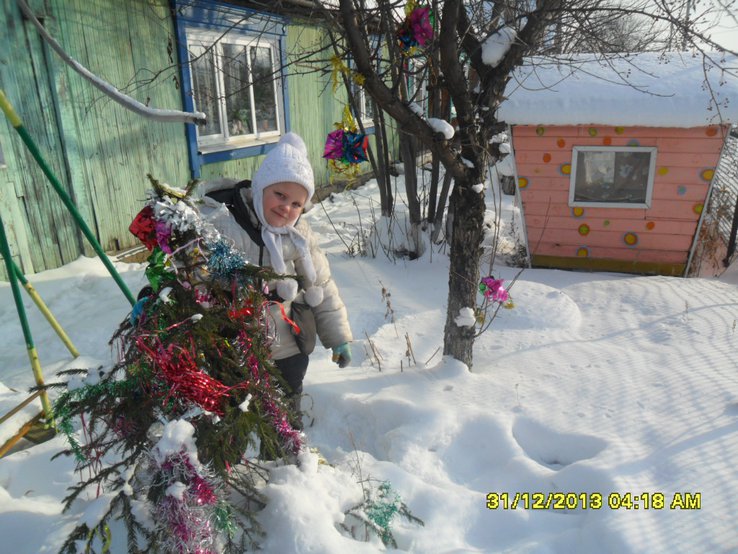 Зимой и летом стройная зеленая была.