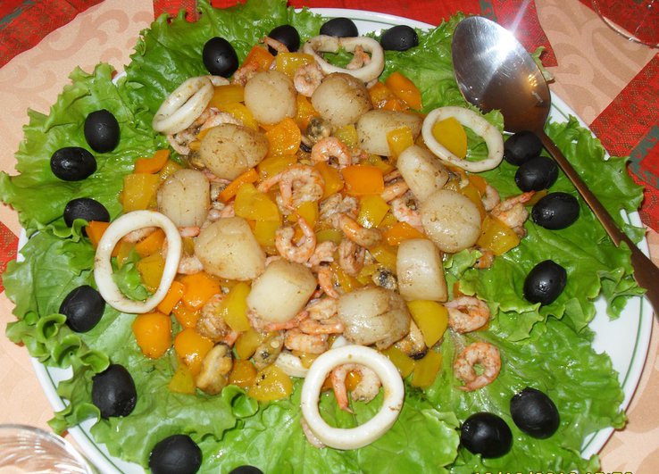 Салат из море продуктов!